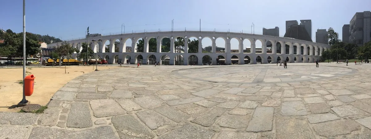 Vista panorámica de los Arcos da Lapa, antiguo acueducto colonial de Río de Janeiro