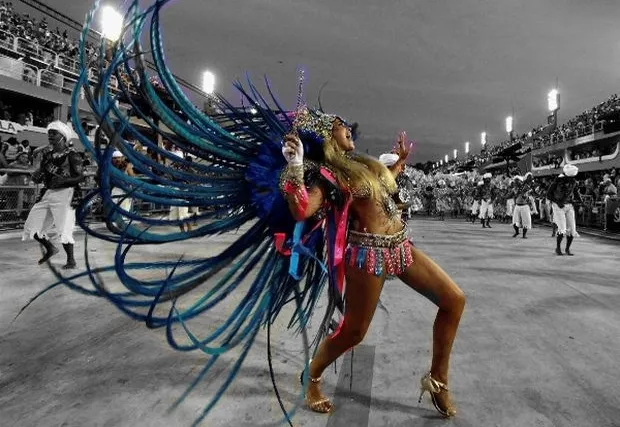 Bailarina con disfraz de Carnaval
