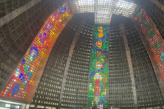 Los vitrales de la Catedral Metropolitana de Río de Janeiro