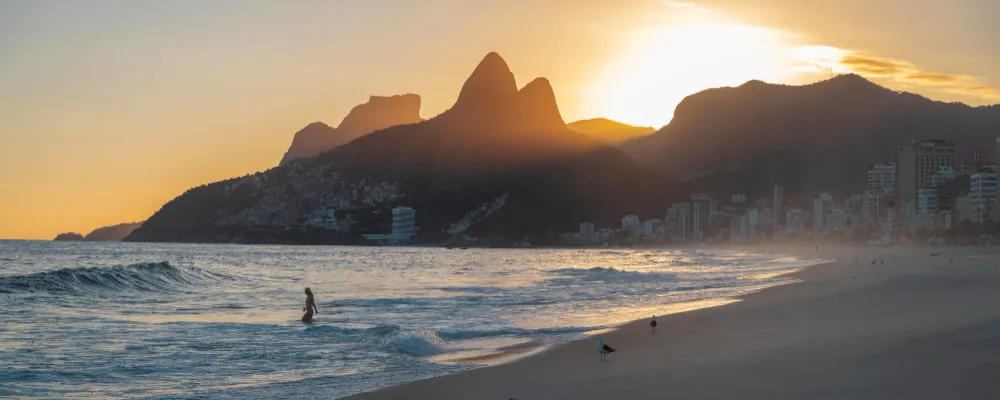 Vista de la costa de Ipanema y Leblon desde la Pedra do Arpoador