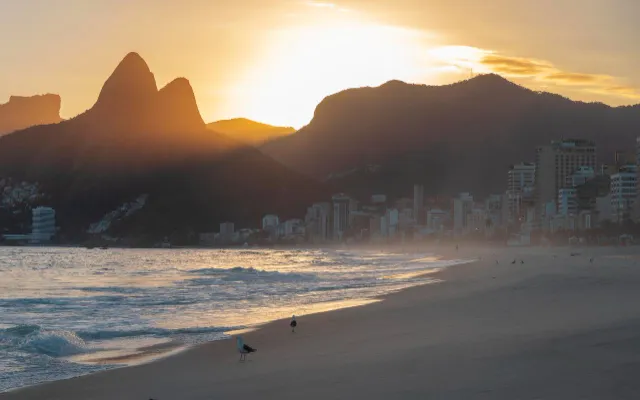 Vista de la costa de Ipanema y Leblon desde la Pedra do Arpoador
