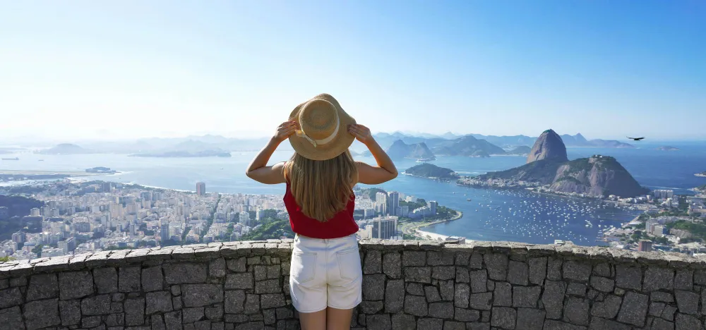 Panorámica de Río de Janeiro desde el Corcovado, con la bahía y el Pão de Açúcar