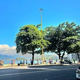 La playa de Icaraí, en Niterói, con Río al fondo
